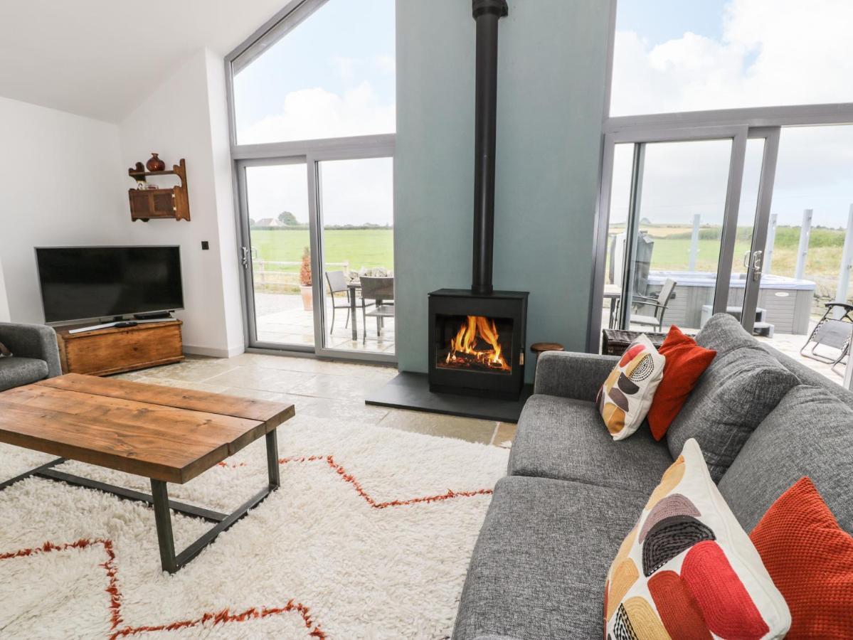 Cae Sam Villa Pentraeth Exterior photo